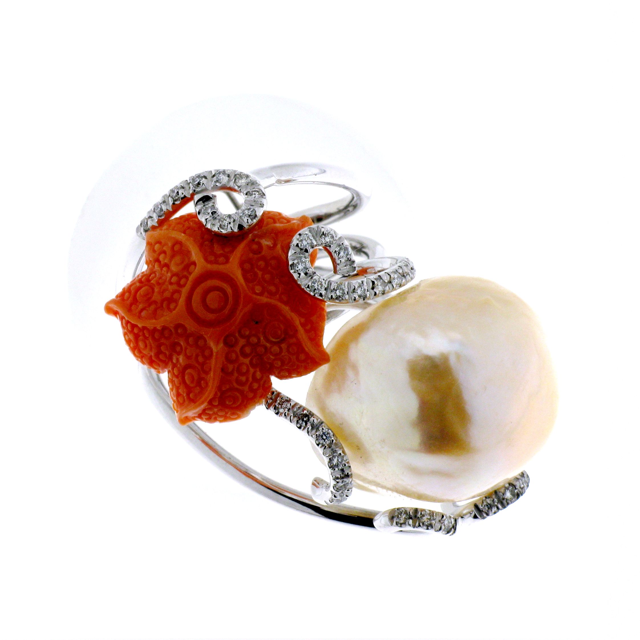 Ring whit pearl and coral starfish