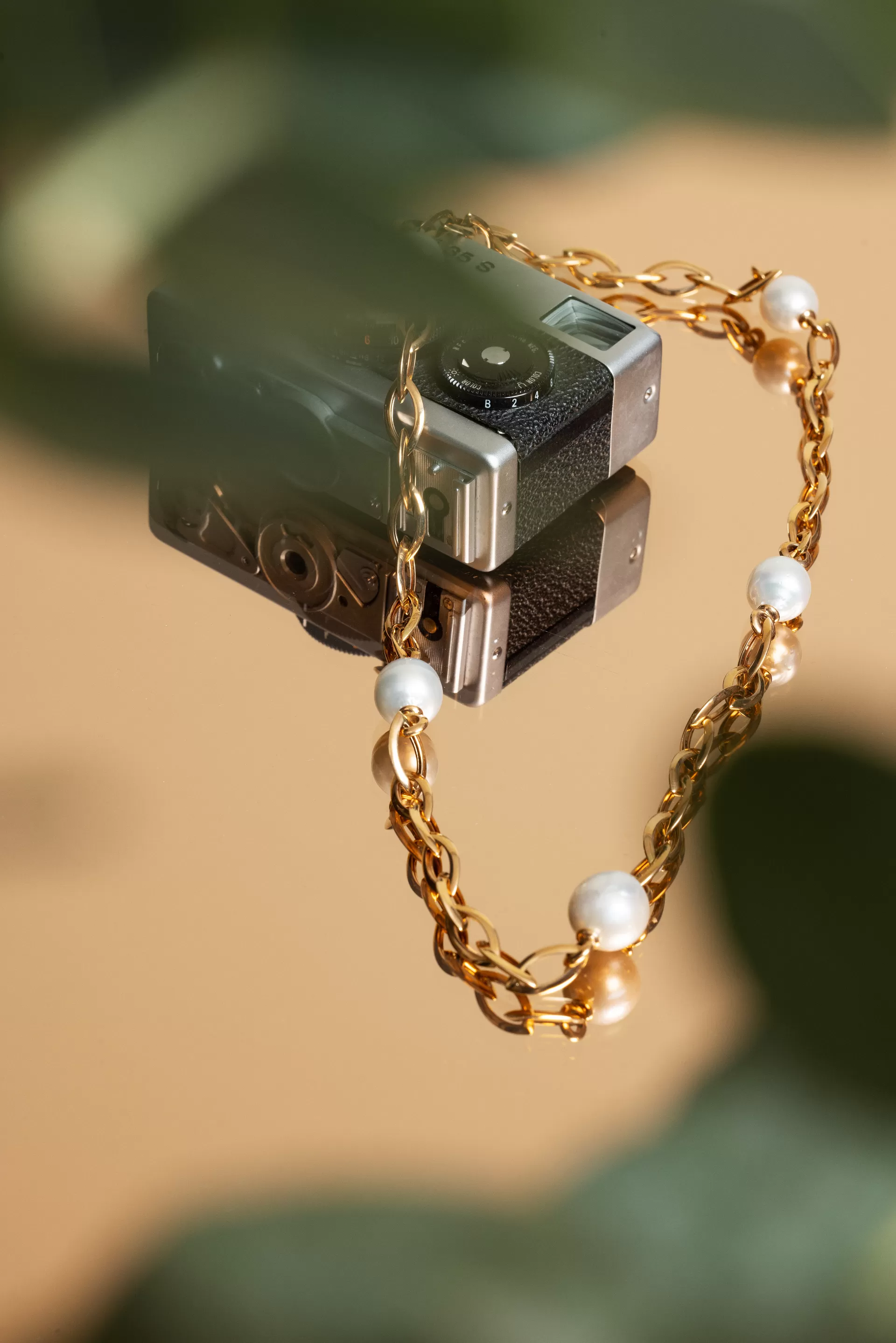 Yellow Gold Choker with Pearls